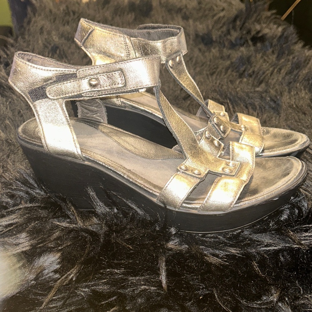 Naot Flirt Platform Wedge Sandals f  Metallic Silver Leather Sandals sz39